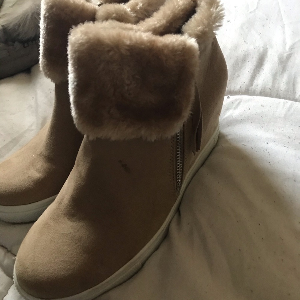 Wedge sneakers
